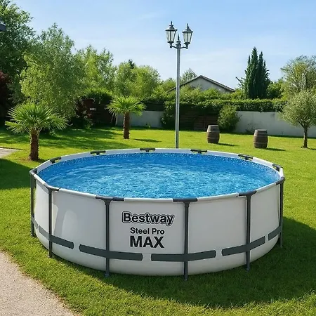 Climatise Avec Piscine Sur Les Hauteurs De *