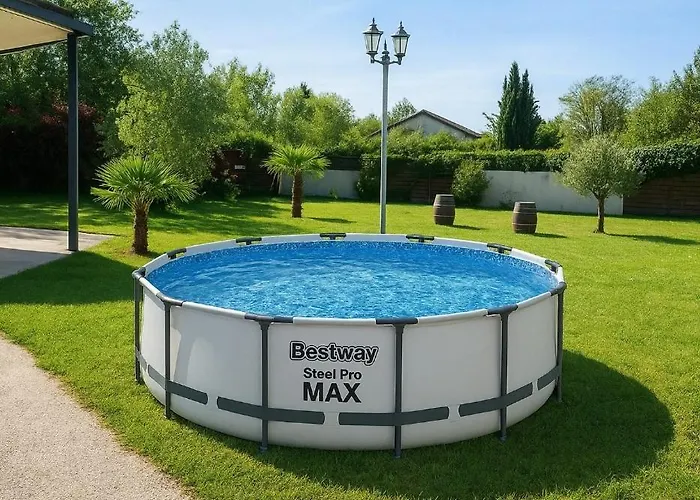 Climatise Avec Piscine Sur Les Hauteurs De *