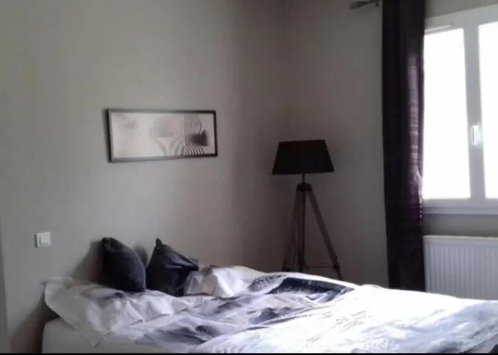 Climatise Avec Piscine Sur Les Hauteurs De *