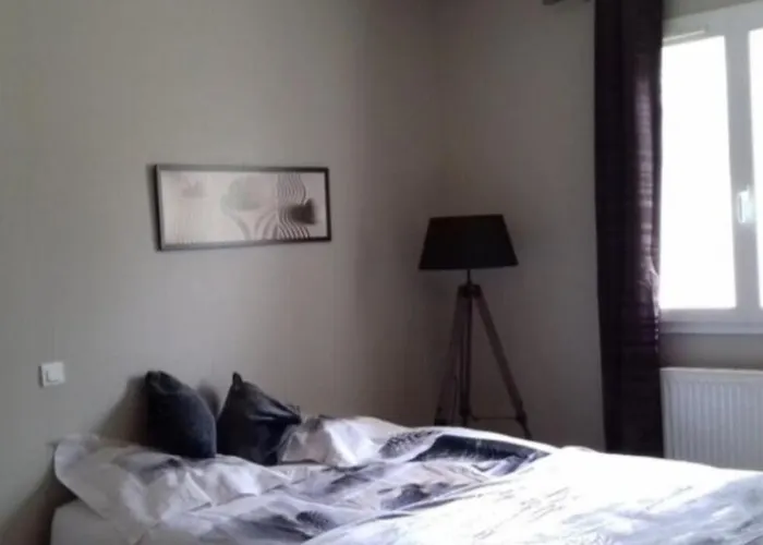 Climatise Avec Piscine Sur Les Hauteurs De